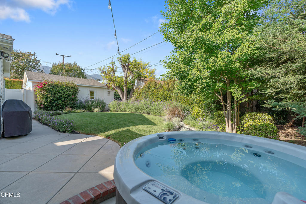 322 N Mayflower Avenue