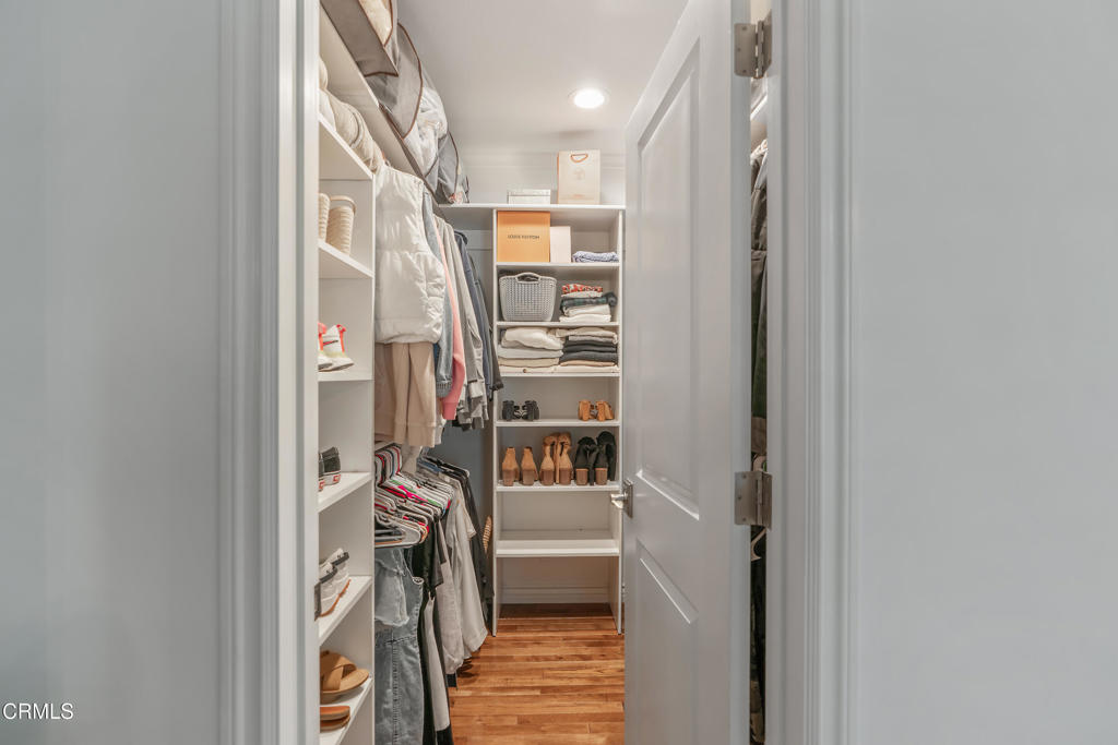 322 N Mayflower Avenue