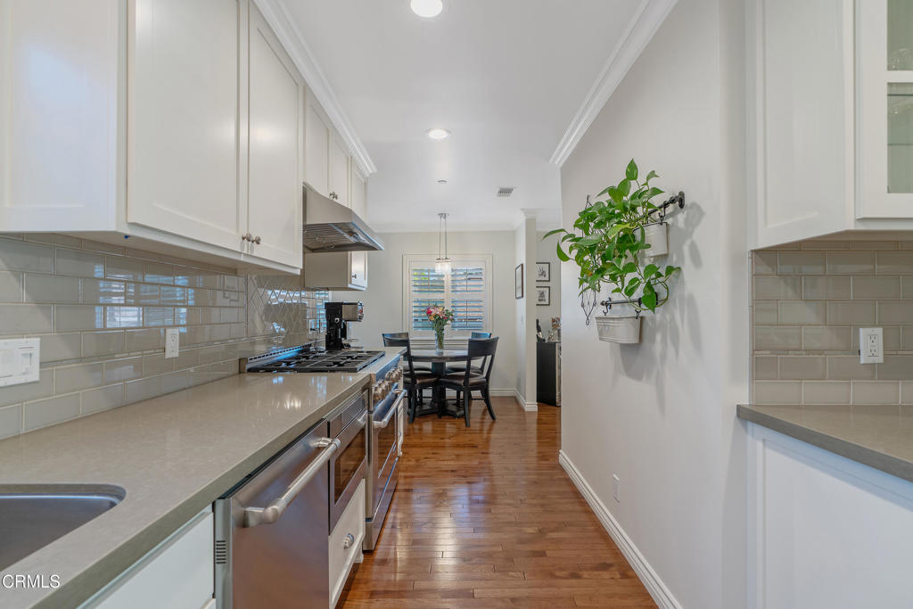 322 N Mayflower Avenue