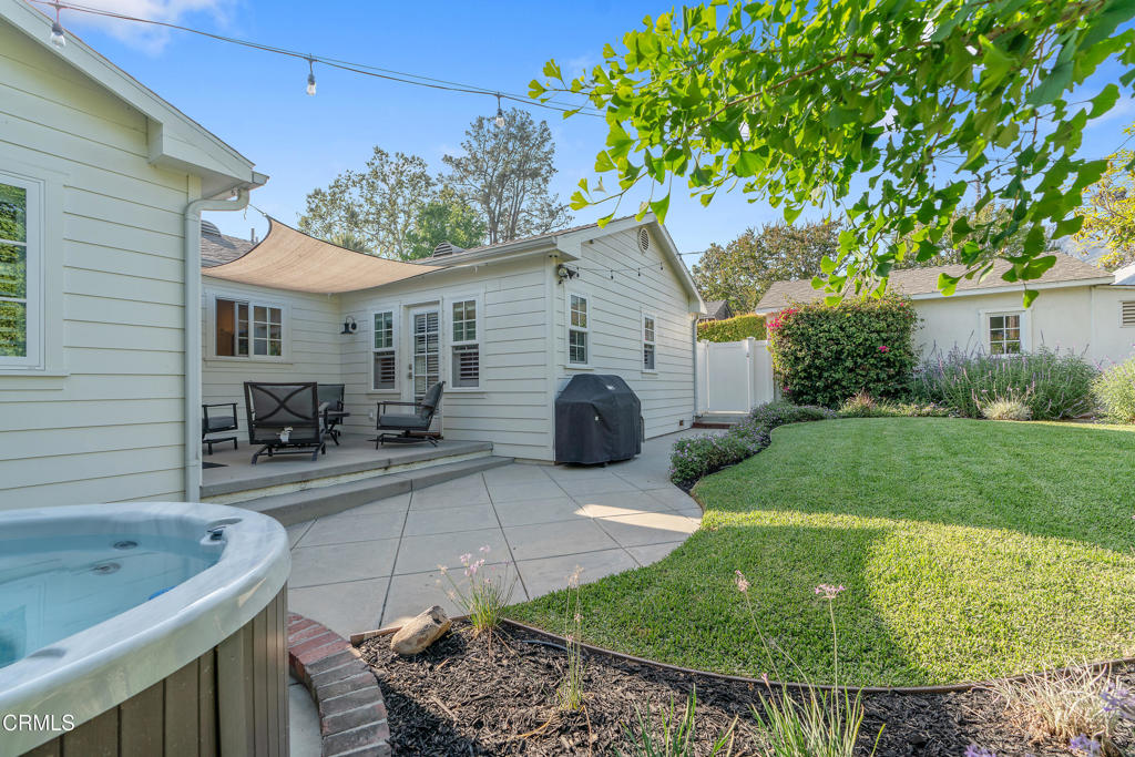 322 N Mayflower Avenue