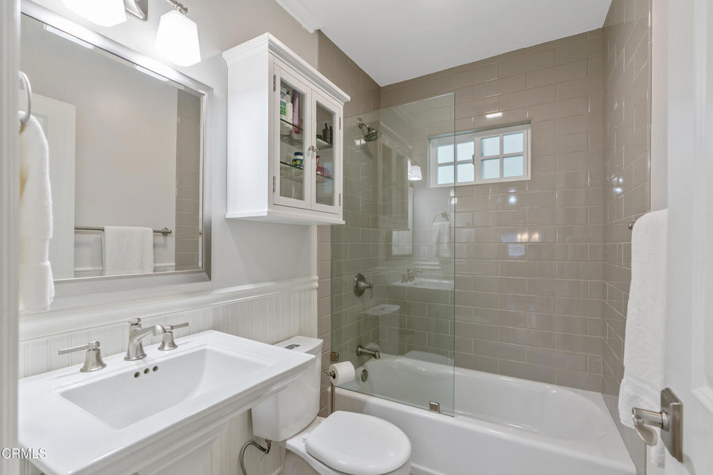 322 N Mayflower Avenue