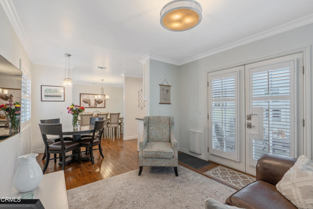 322 N Mayflower Avenue