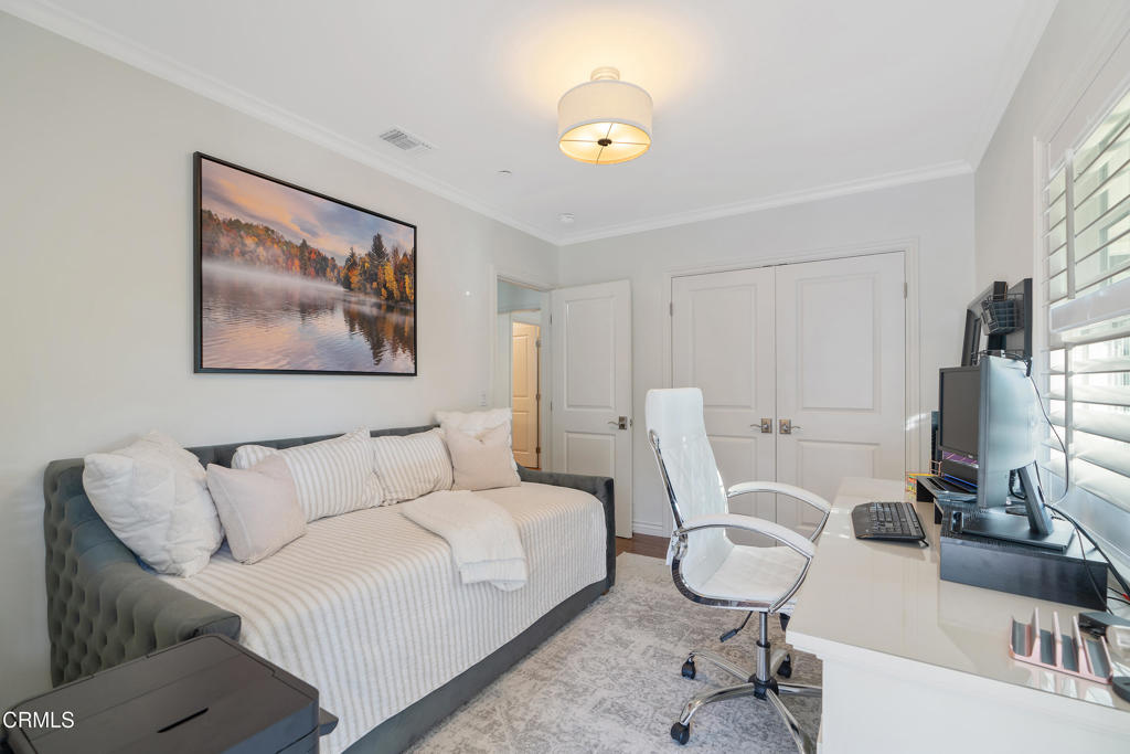 322 N Mayflower Avenue