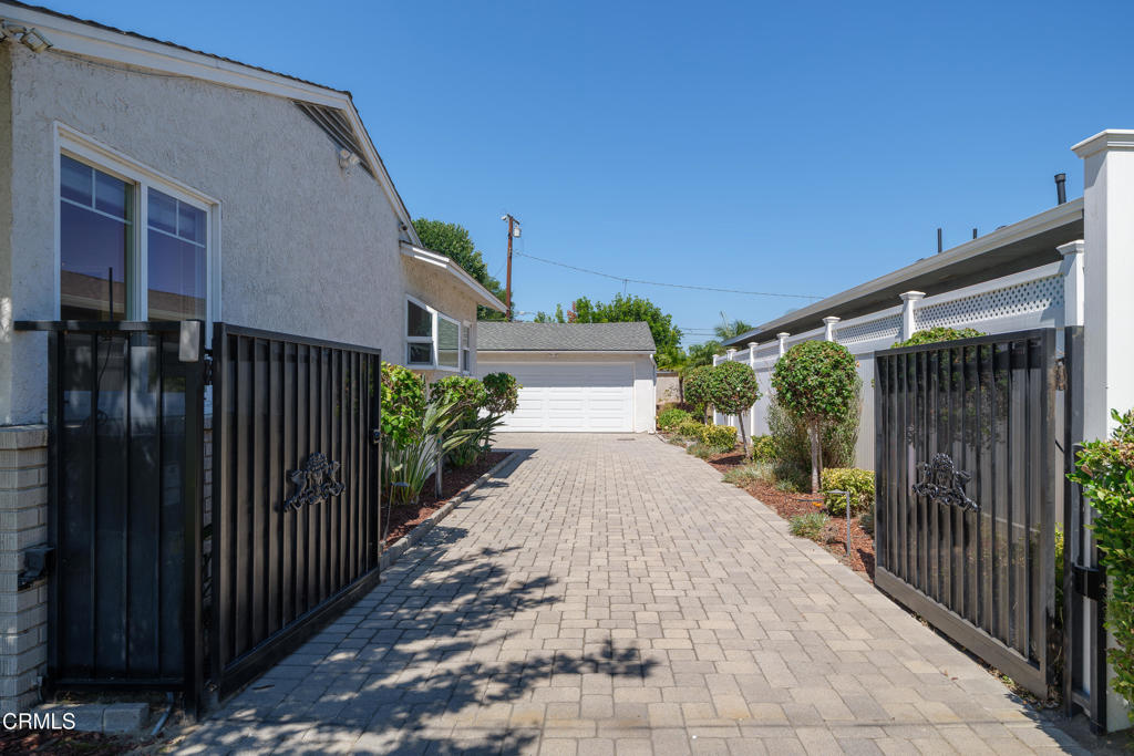 2623 Fairgreen Avenue
