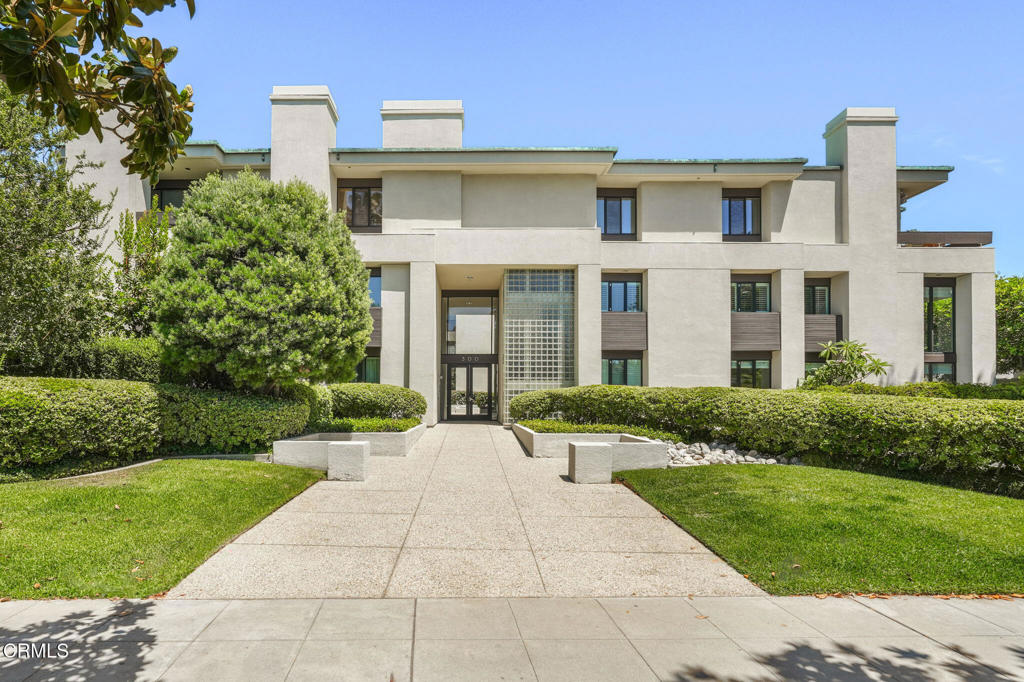 300 S Orange Grove Boulevard 5