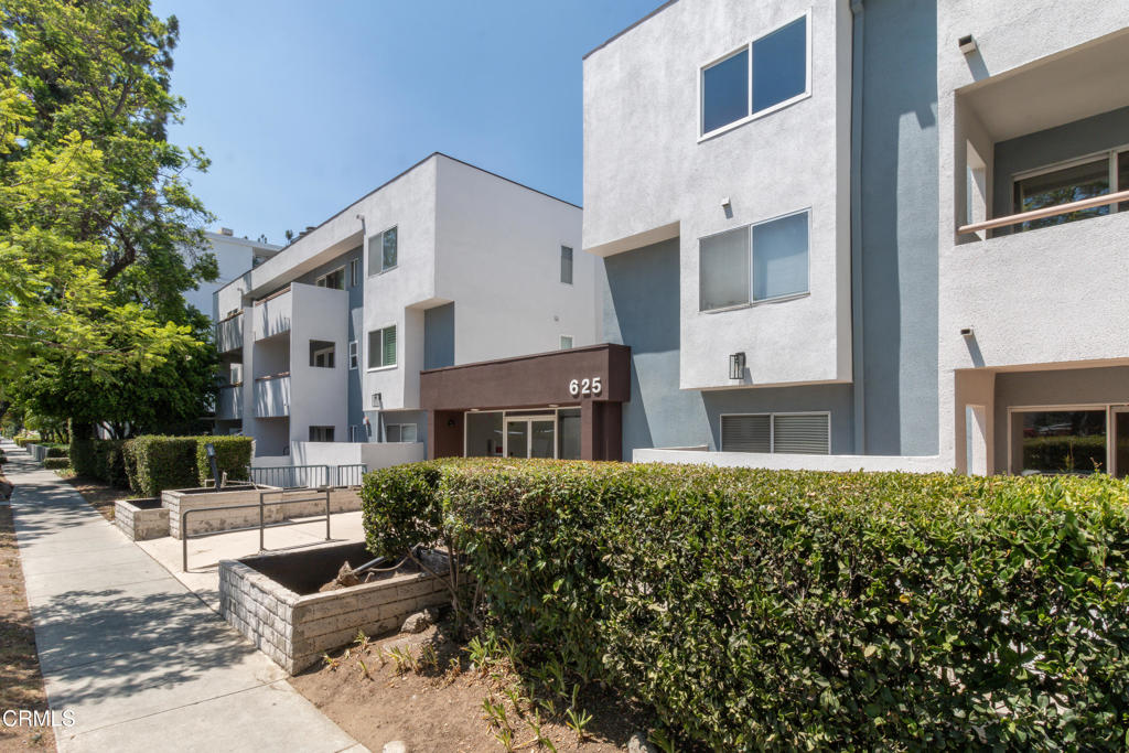 625 E Del Mar Boulevard 305