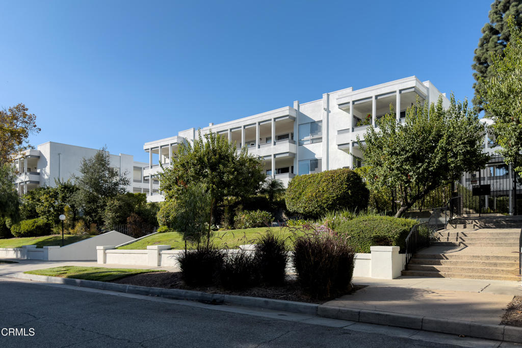 190 Arroyo Terrace 302
