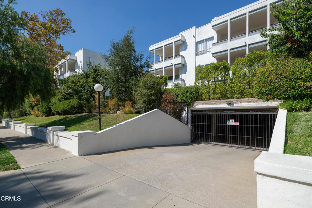 190 Arroyo Terrace 302