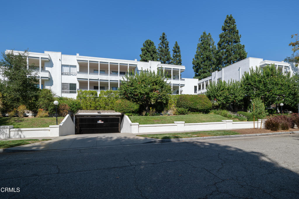 190 Arroyo Terrace 302