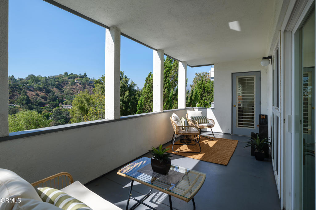 190 Arroyo Terrace 302
