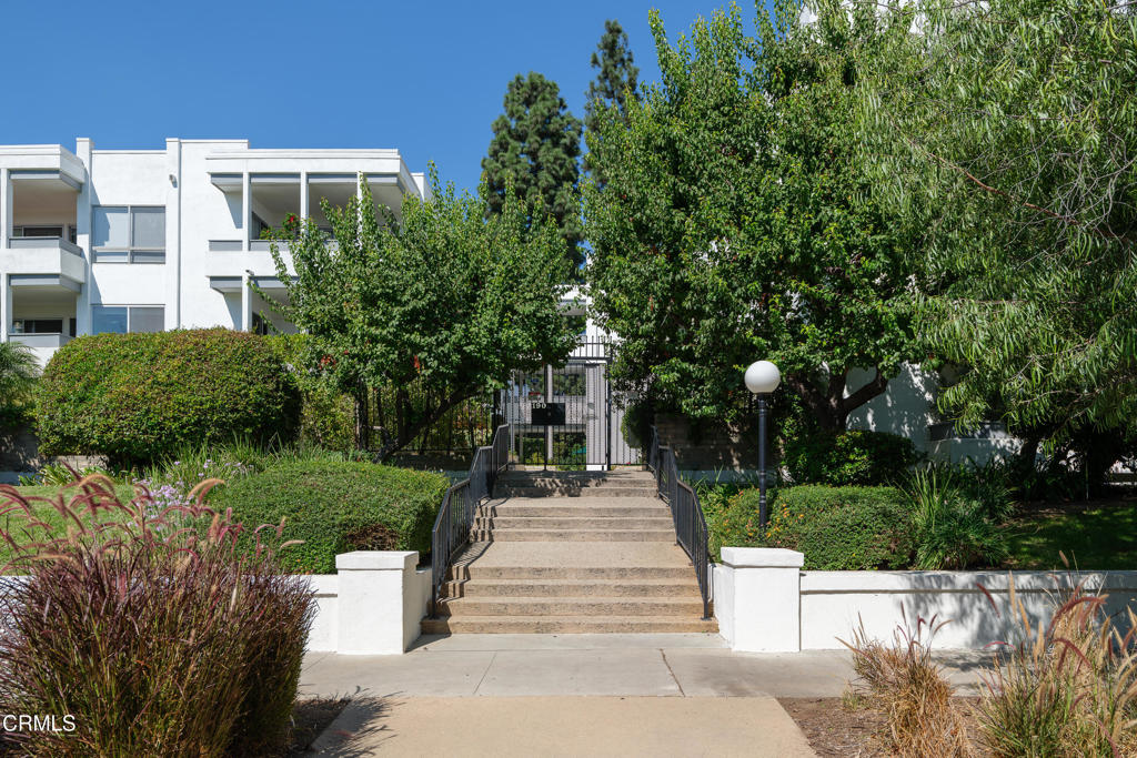 190 Arroyo Terrace 302