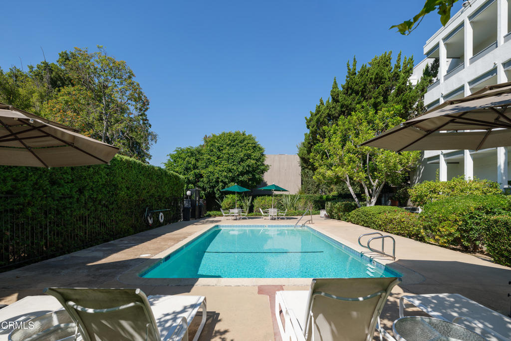 190 Arroyo Terrace 302