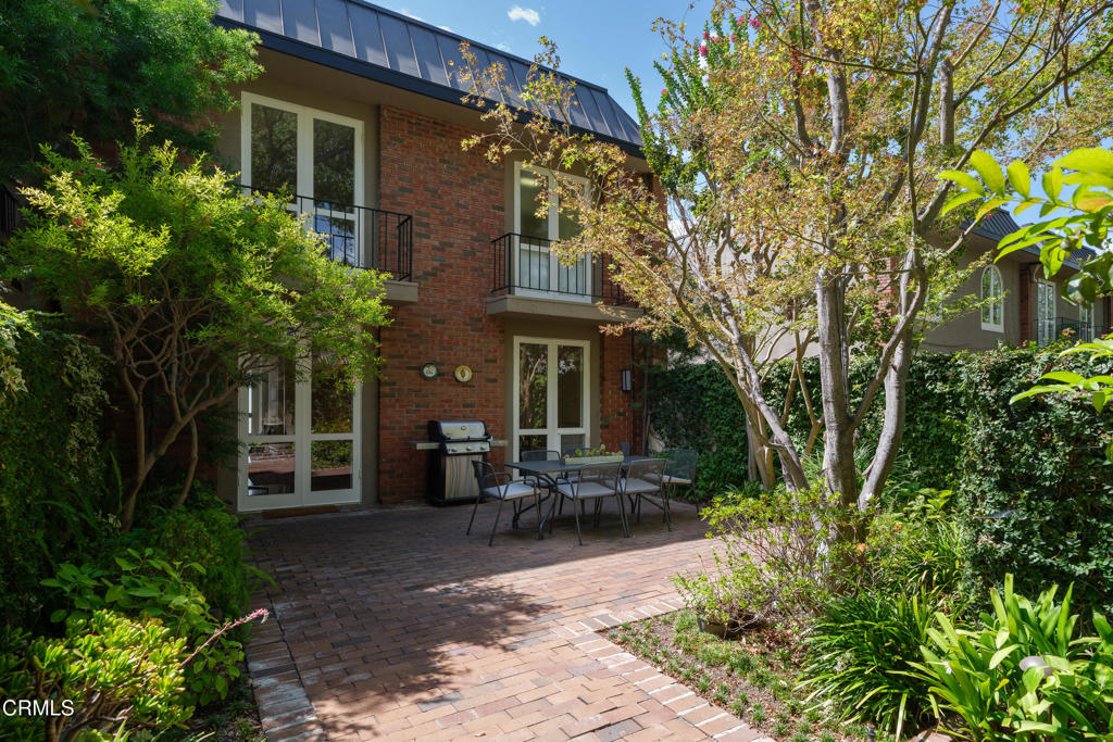 1105 S Orange Grove Boulevard