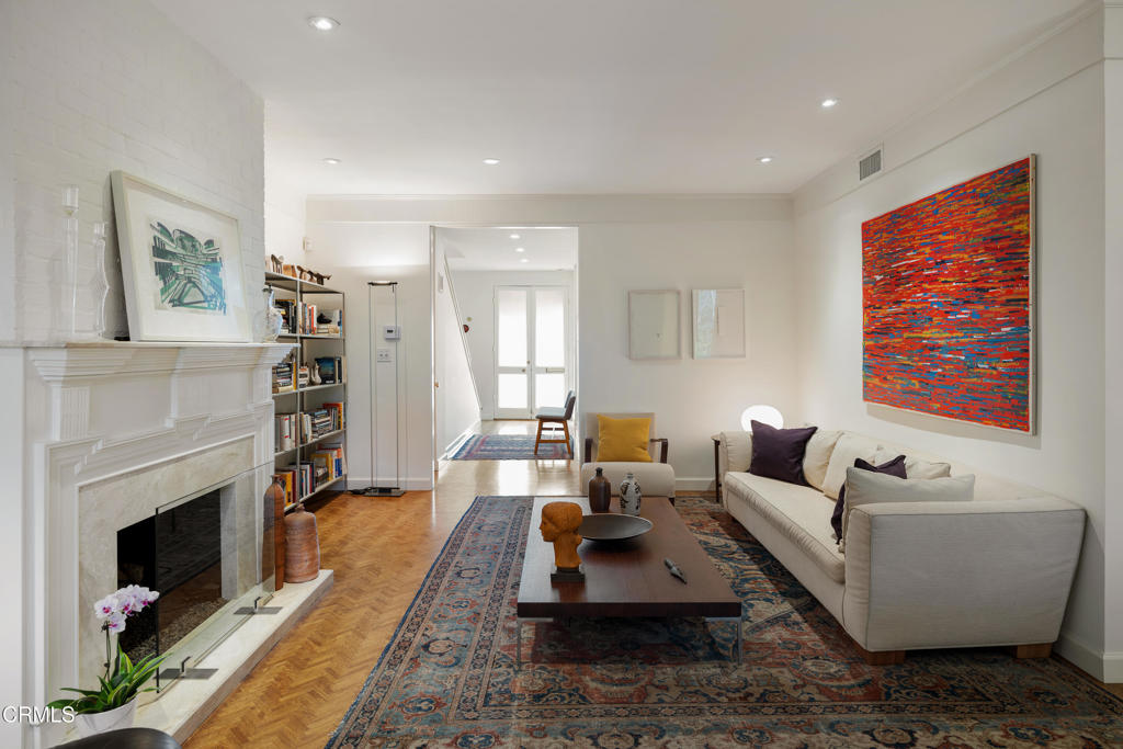 1105 S Orange Grove Boulevard