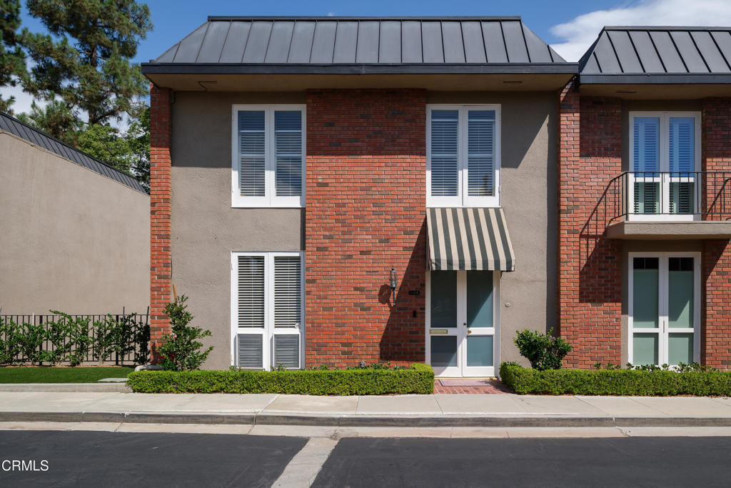 1105 S Orange Grove Boulevard