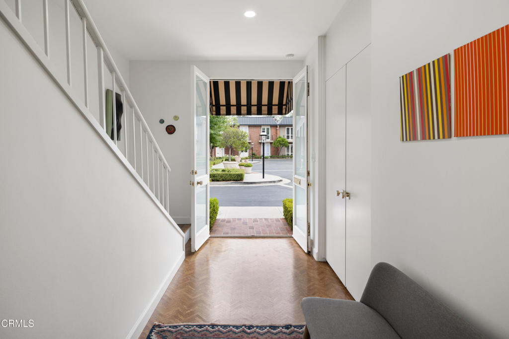 1105 S Orange Grove Boulevard