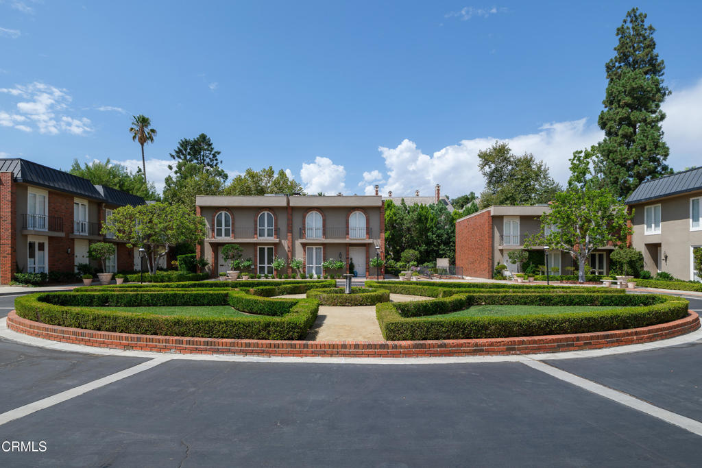 1105 S Orange Grove Boulevard