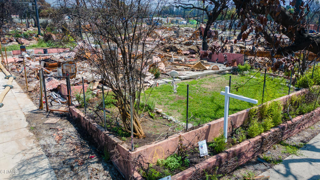 23 W Mendocino Street