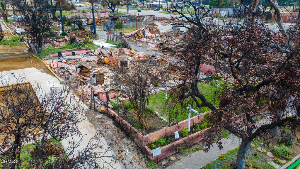 23 W Mendocino Street