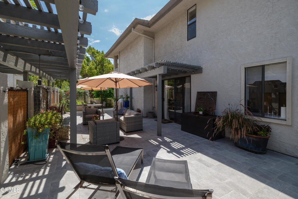 1068 S Orange Grove Boulevard