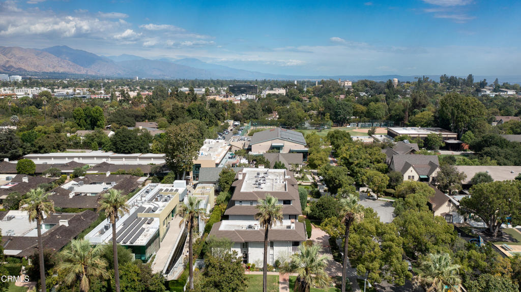 1068 S Orange Grove Boulevard