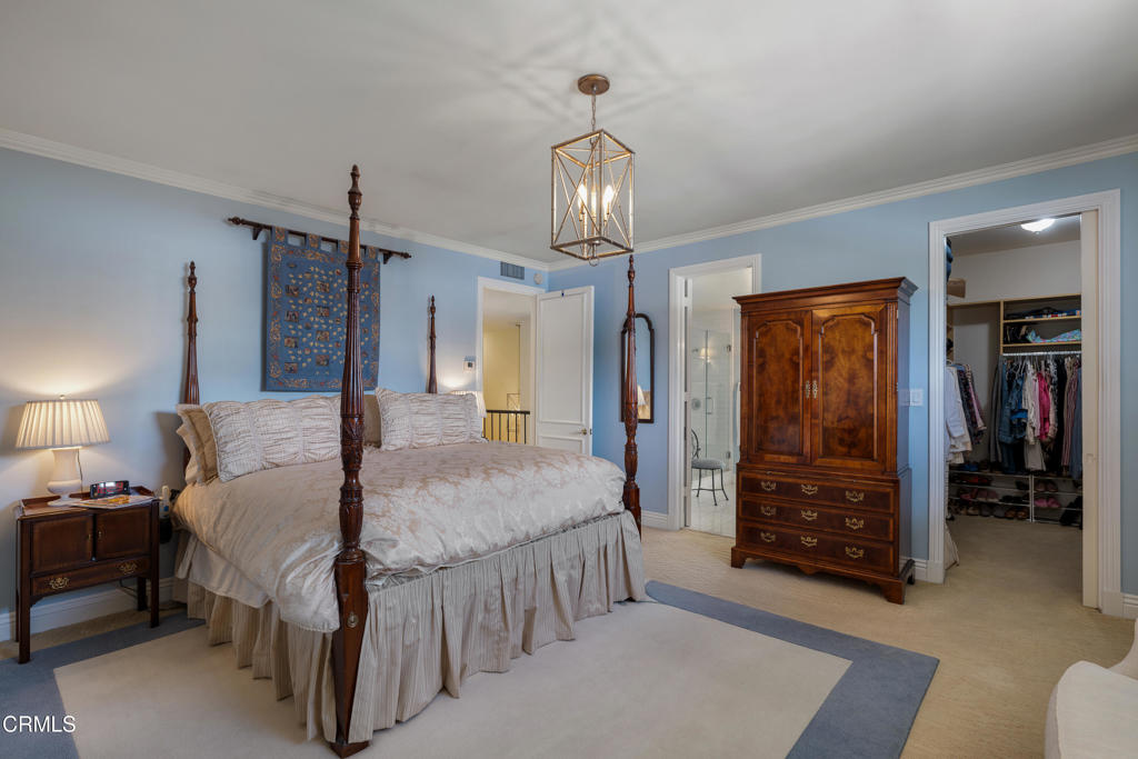 1068 S Orange Grove Boulevard