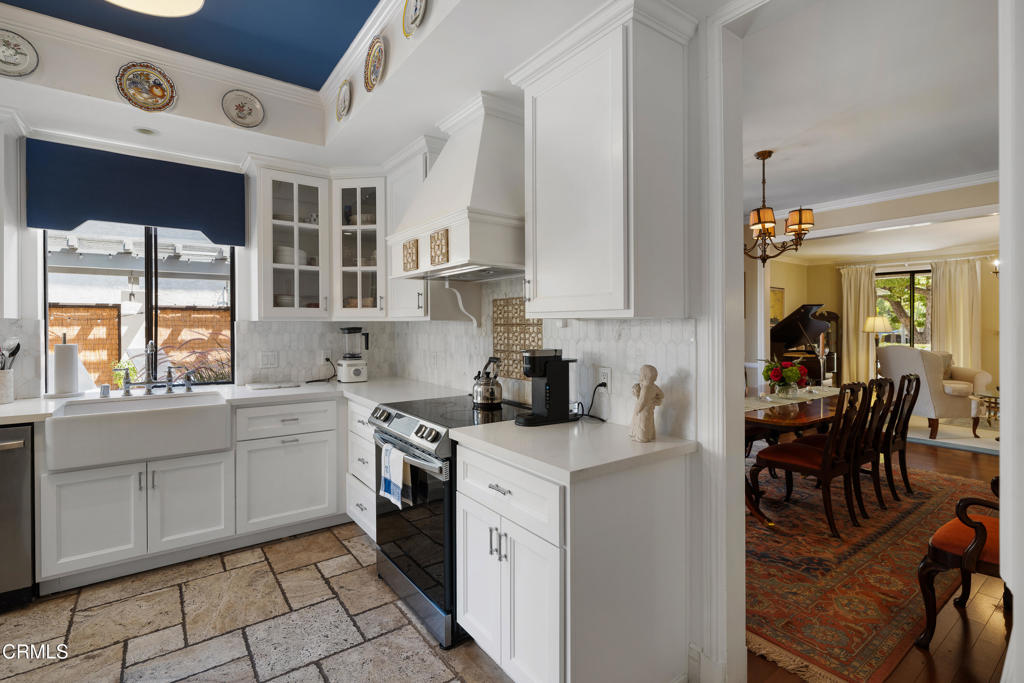 1068 S Orange Grove Boulevard