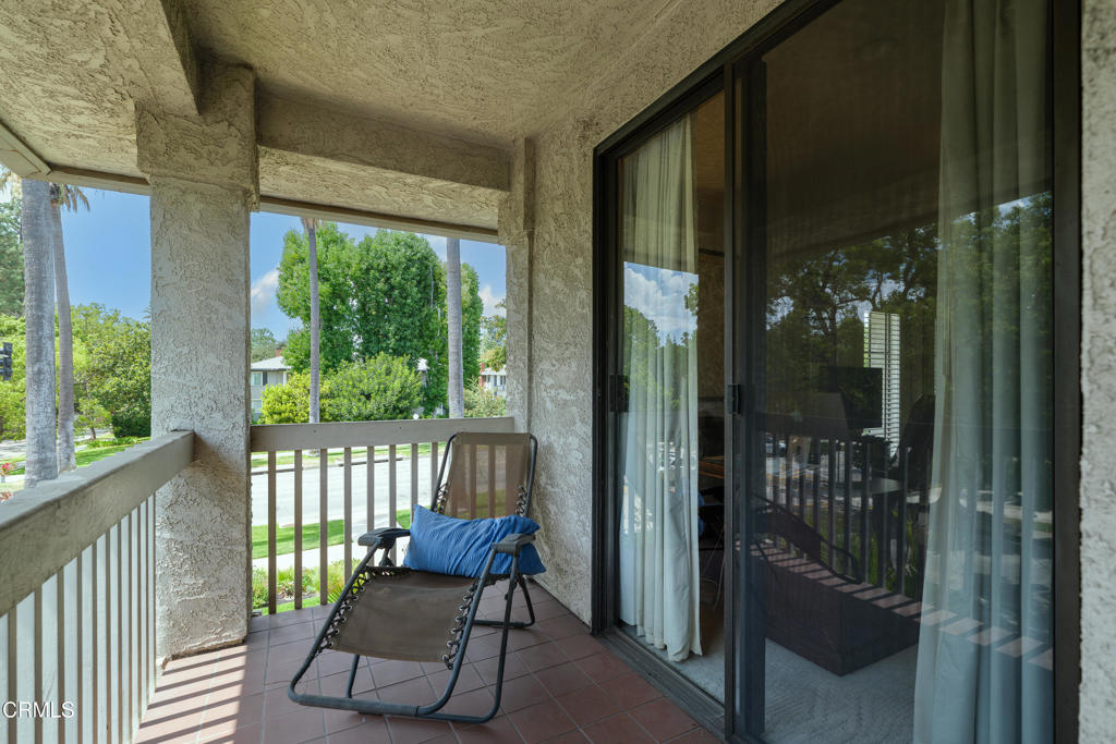 1068 S Orange Grove Boulevard