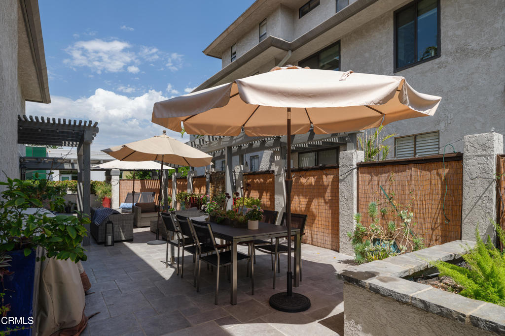 1068 S Orange Grove Boulevard