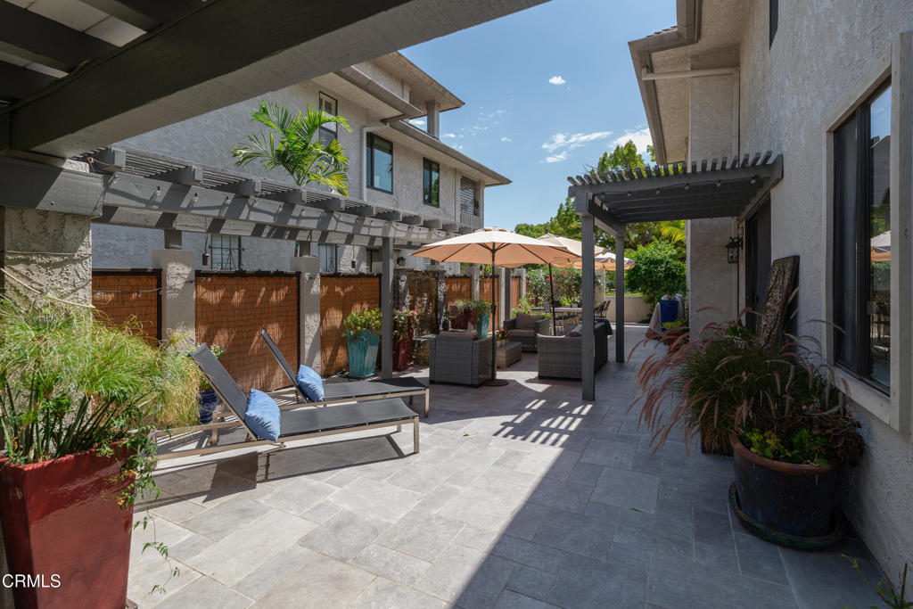 1068 S Orange Grove Boulevard