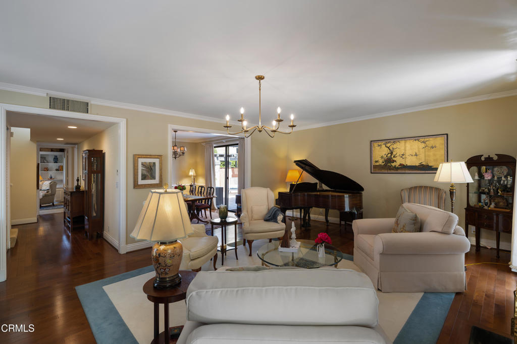 1068 S Orange Grove Boulevard