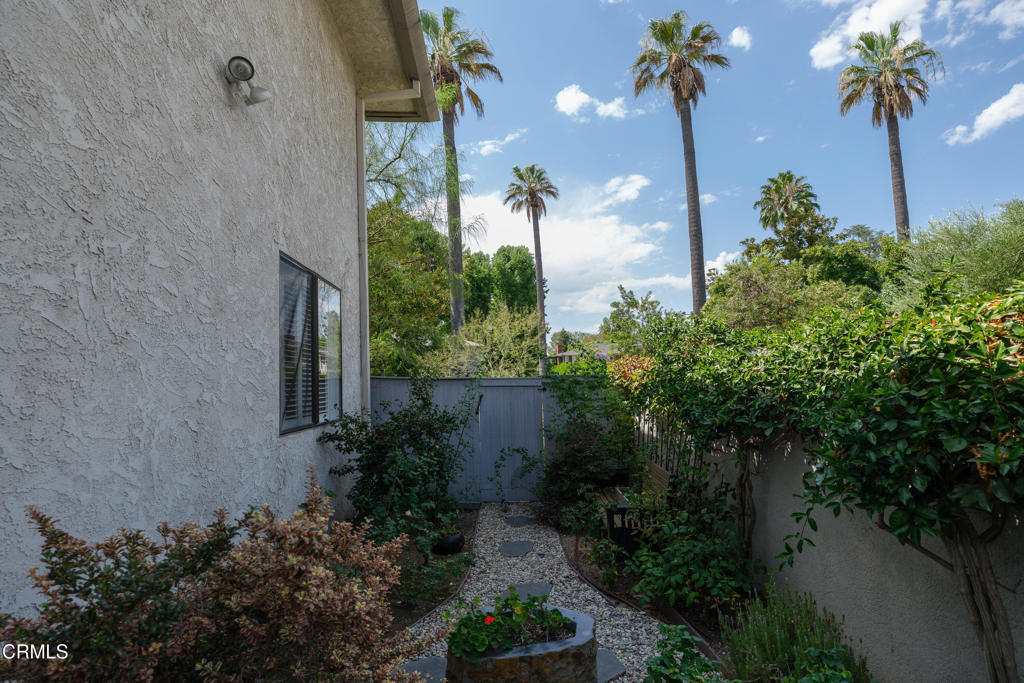 1068 S Orange Grove Boulevard