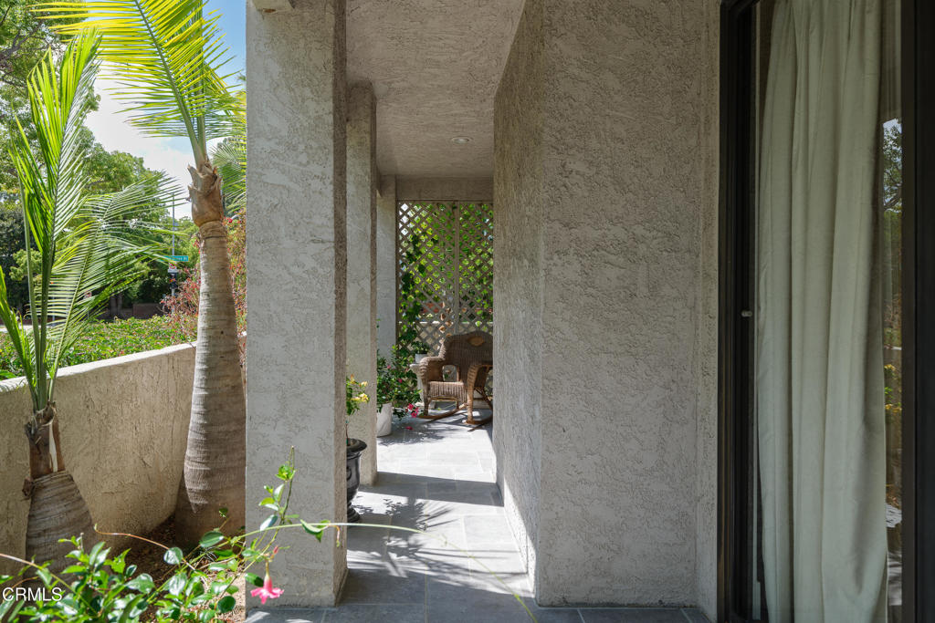 1068 S Orange Grove Boulevard