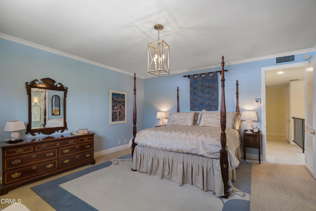 1068 S Orange Grove Boulevard