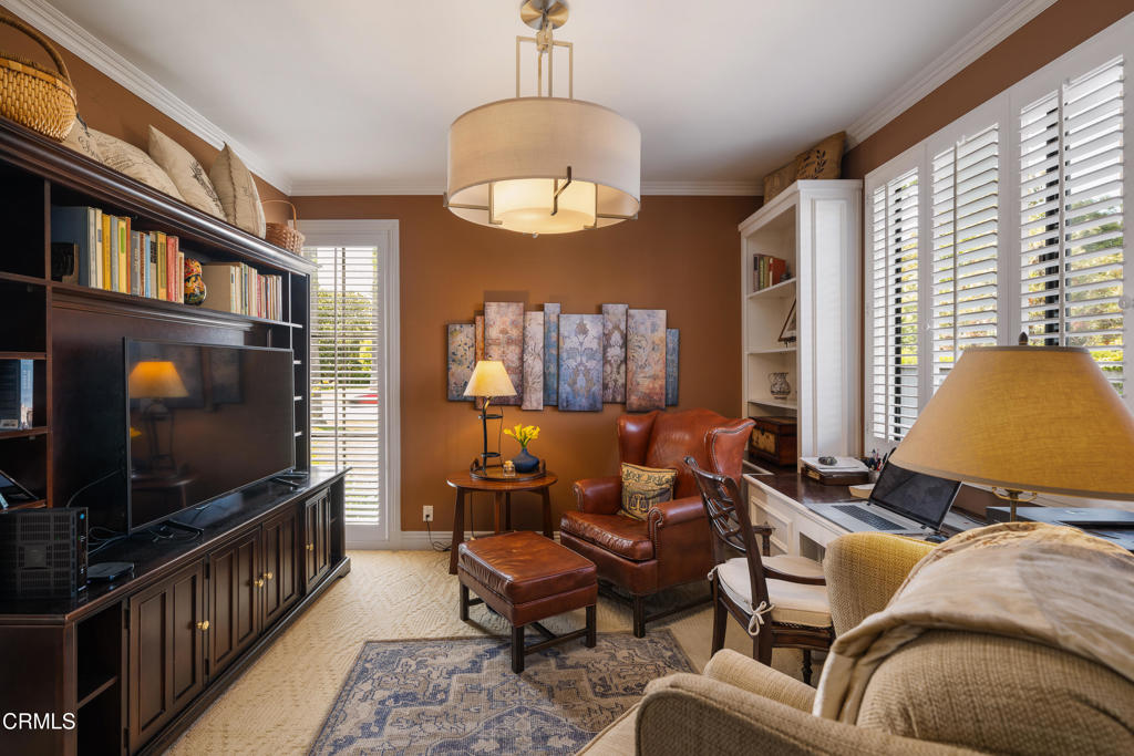 1068 S Orange Grove Boulevard