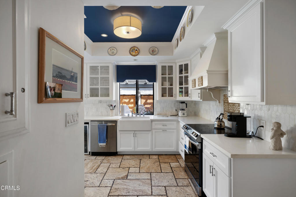 1068 S Orange Grove Boulevard