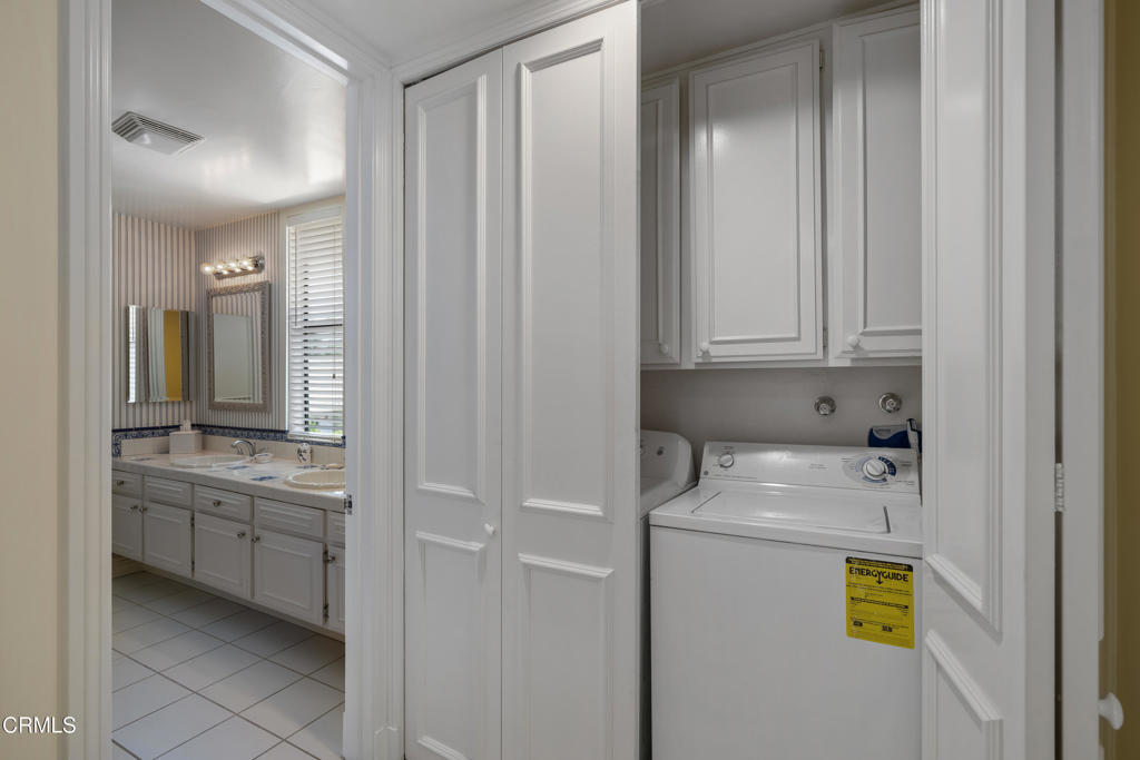 1068 S Orange Grove Boulevard