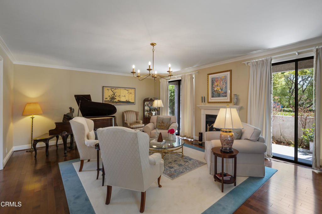 1068 S Orange Grove Boulevard