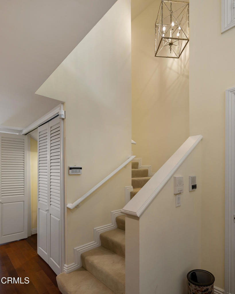 1068 S Orange Grove Boulevard