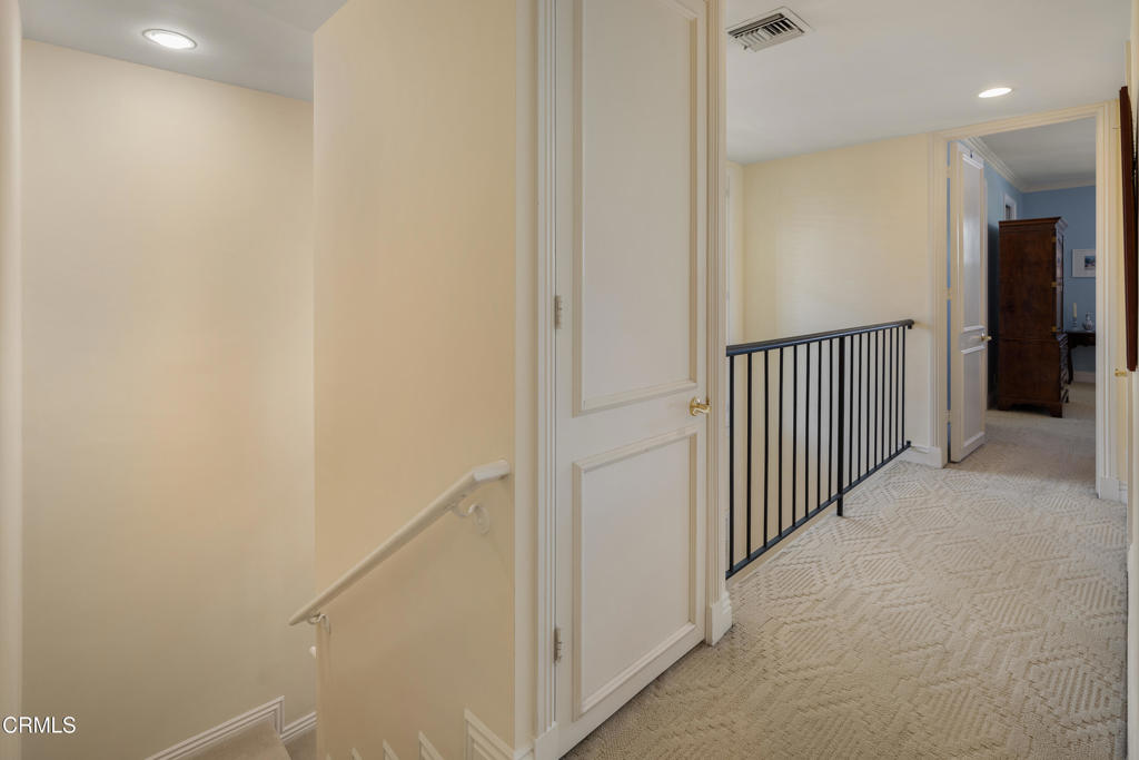 1068 S Orange Grove Boulevard