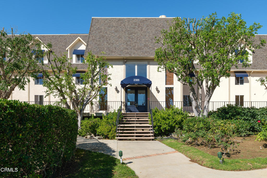 2385 Roscomare Road F8