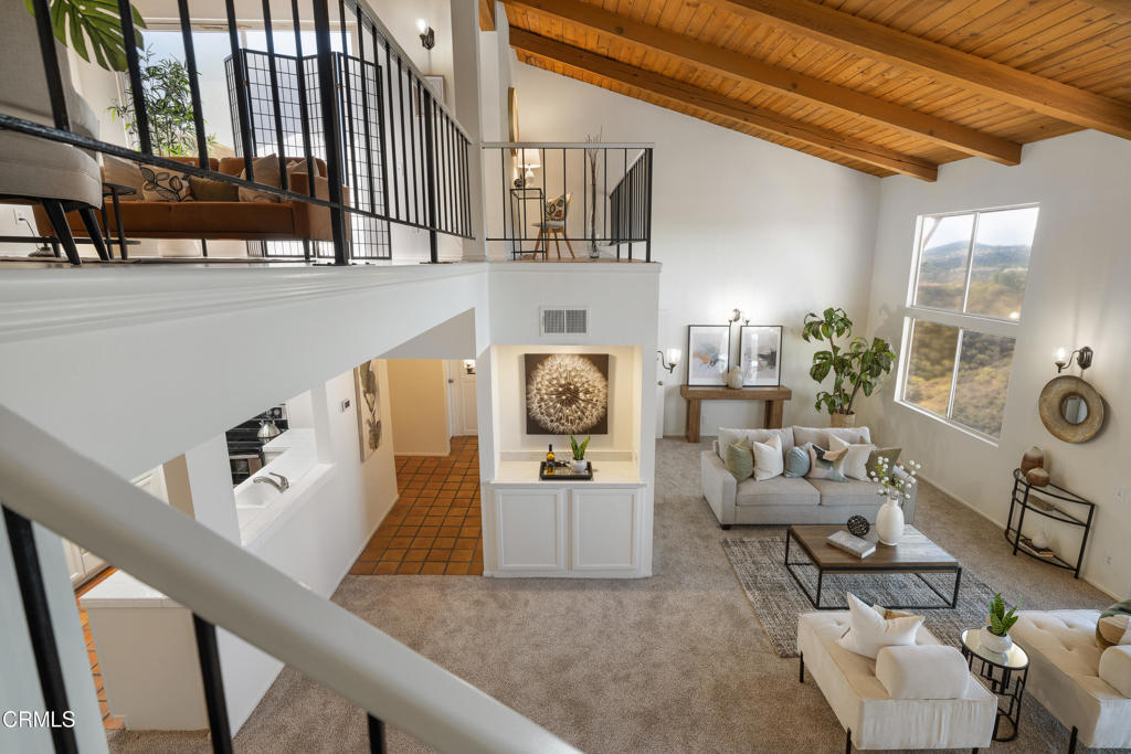 2385 Roscomare Road F8