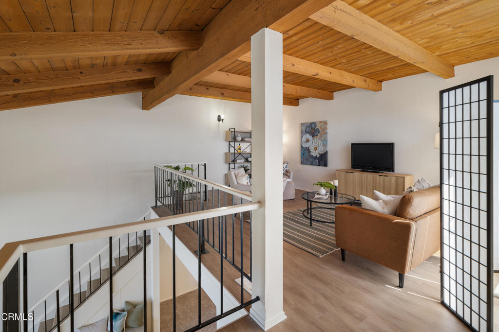 2385 Roscomare Road F8