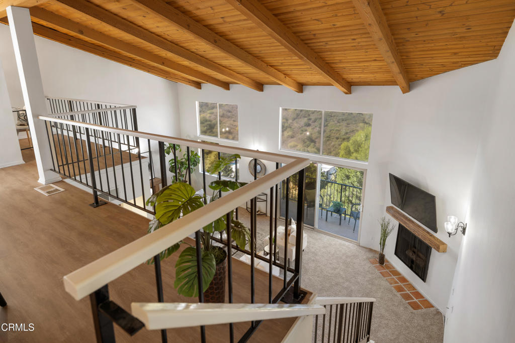 2385 Roscomare Road F8