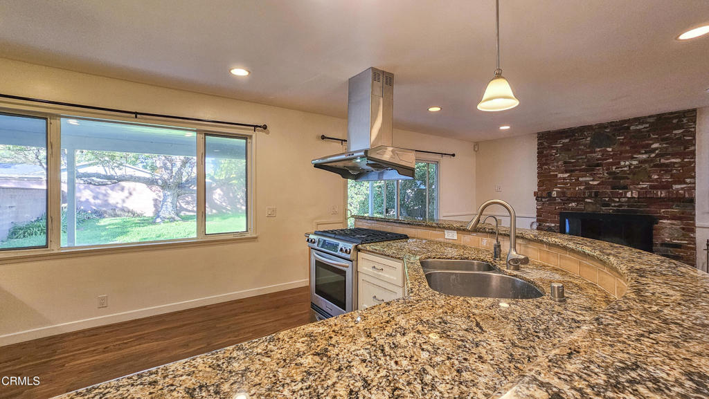 303 E Las Flores Avenue