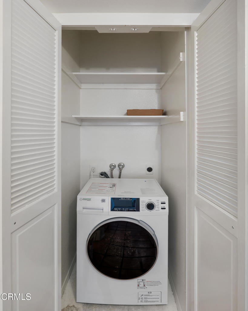 2385 Roscomare Road F8