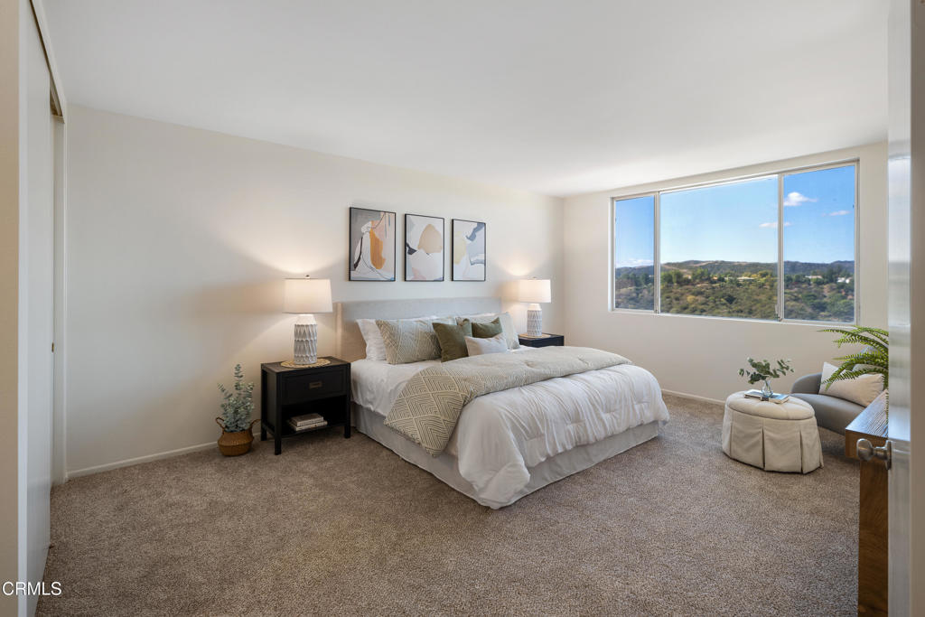 2385 Roscomare Road F8