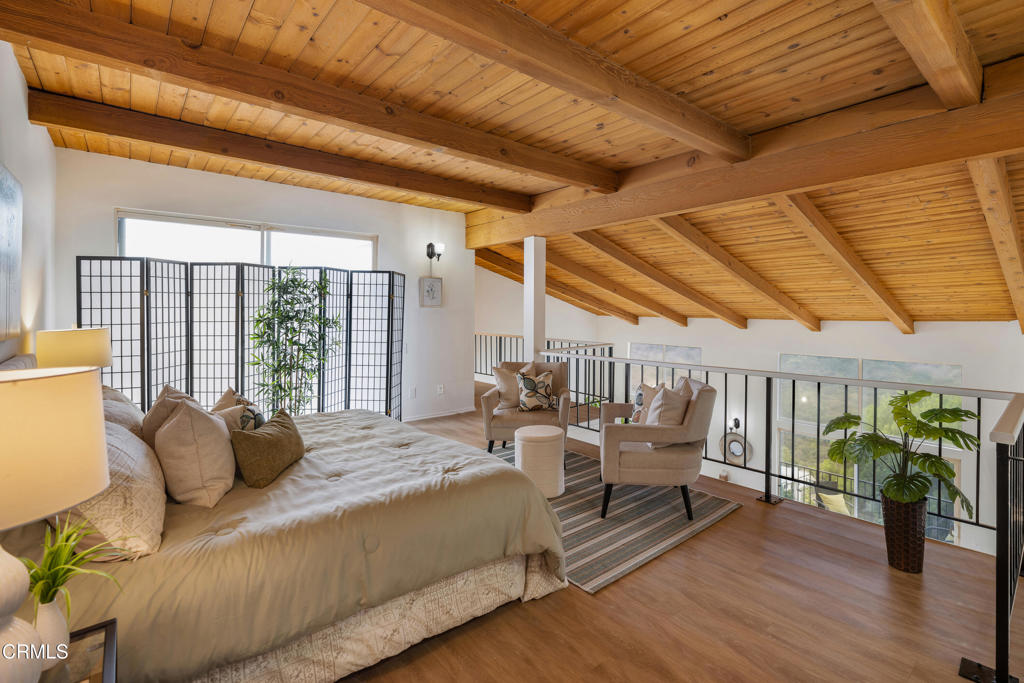 2385 Roscomare Road F8