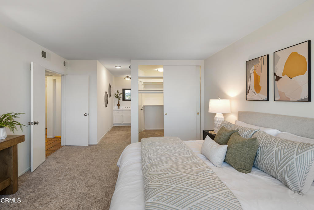 2385 Roscomare Road F8