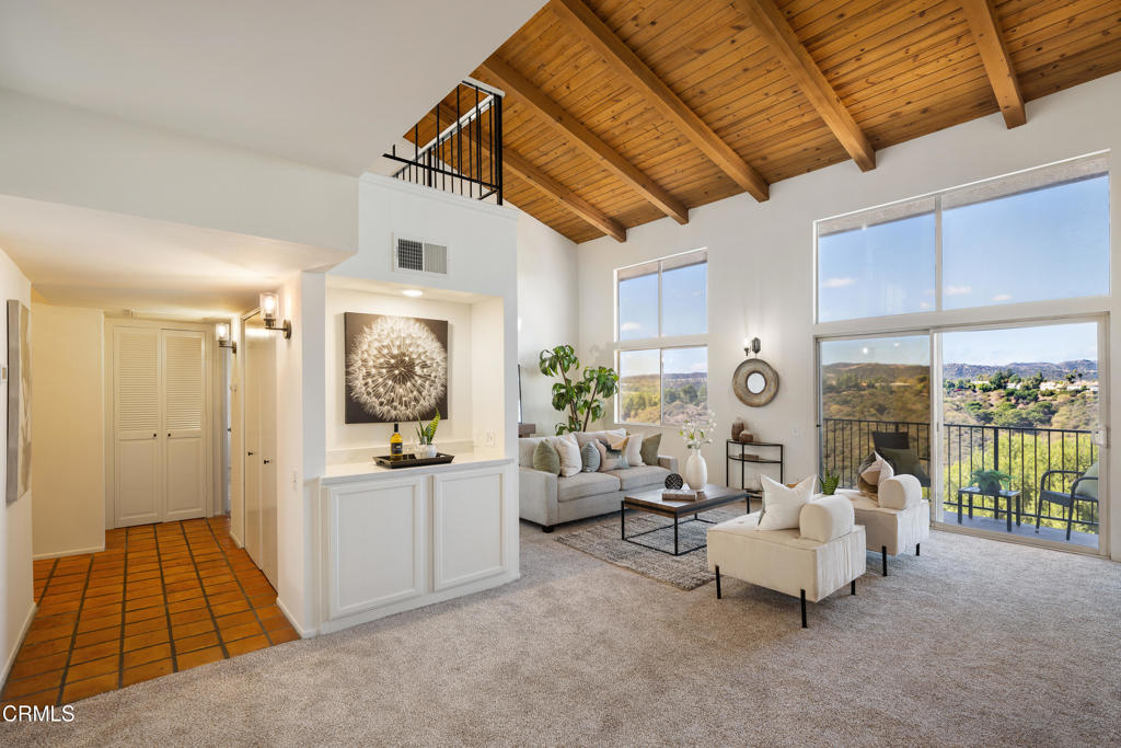 2385 Roscomare Road F8